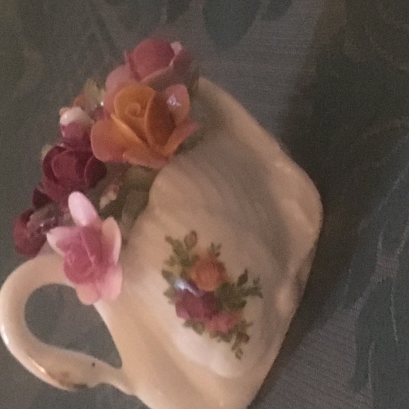 OLD COUNTRY ROSES - Picture 8 of 11